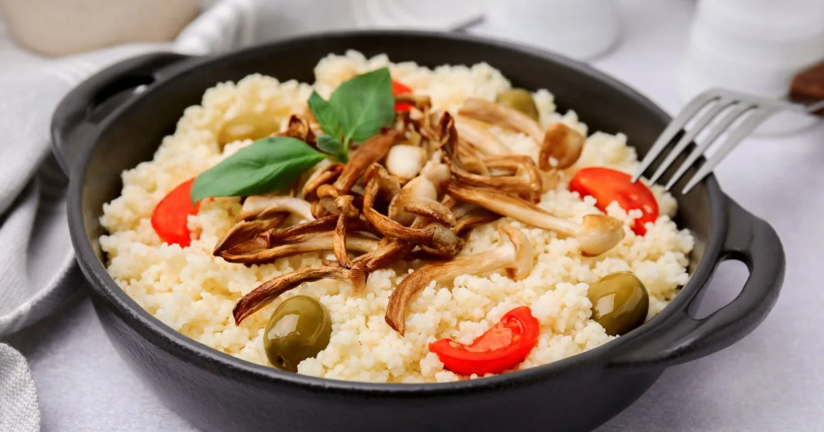 Пісний кускус з грибним соусом
