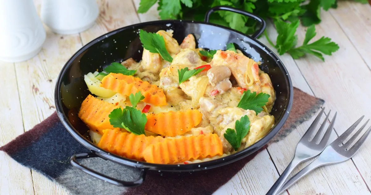 Запечений батат з куркою та овочами — ніжна запіканка для дітей від 7 місяців