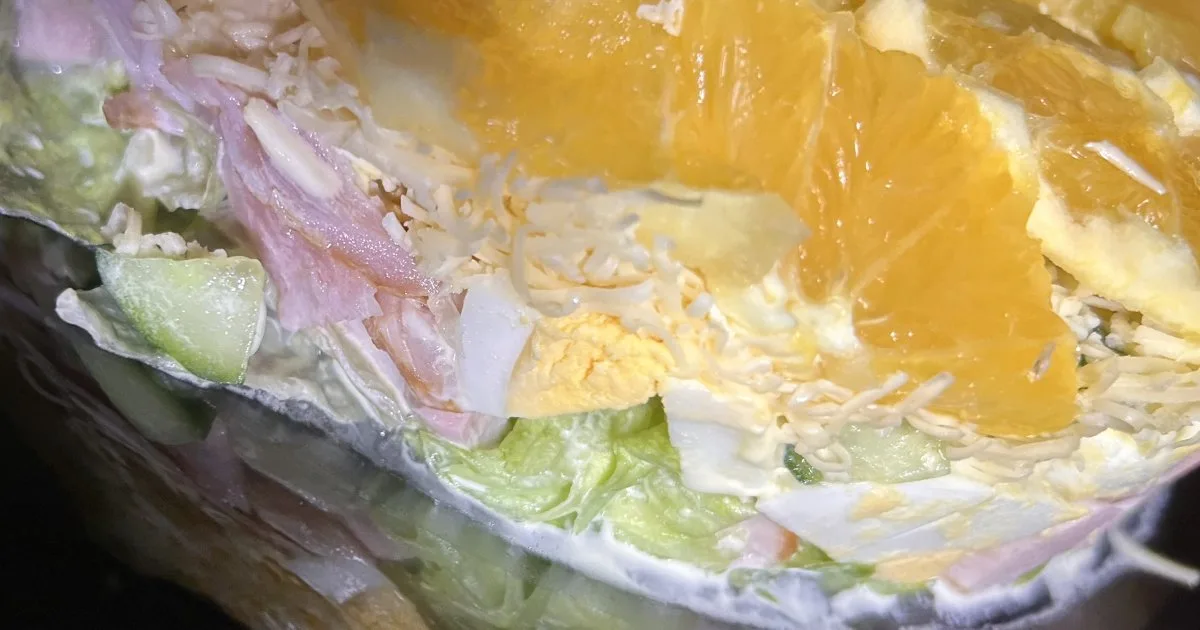 Салат «Святковий» — рецепт з копченою куркою