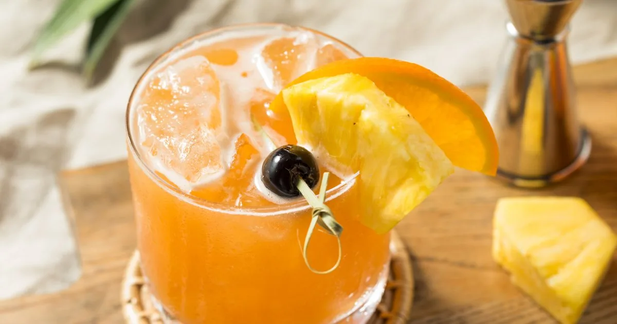 Коктейль Rum Runner: ковток літа серед зими