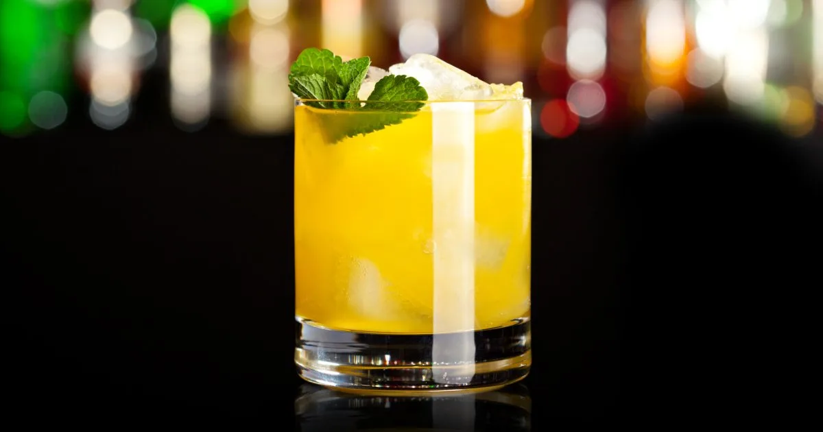 Ананасовий сорбет — ігристий коктейль на Новий рік